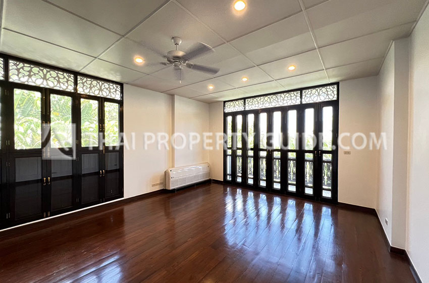 House with Private Pool in Sukhumvit 